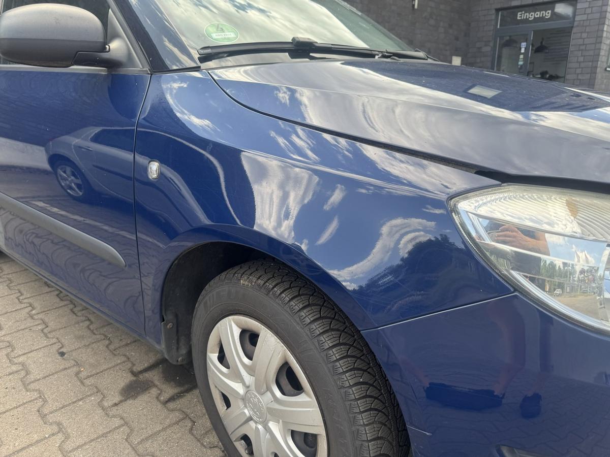 Skoda Fabia 2 5J original Kotfl&uuml;gel vorn rechts 4711 Pacific Blue Bj.2010